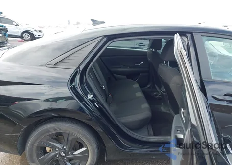 2022 Hyundai Elantra Sel z USA, uszkodzony, nr VIN KMHLM4AG2NU291388